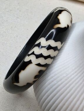 Hand-Crafted African Horn & Bone Elephant Bangle